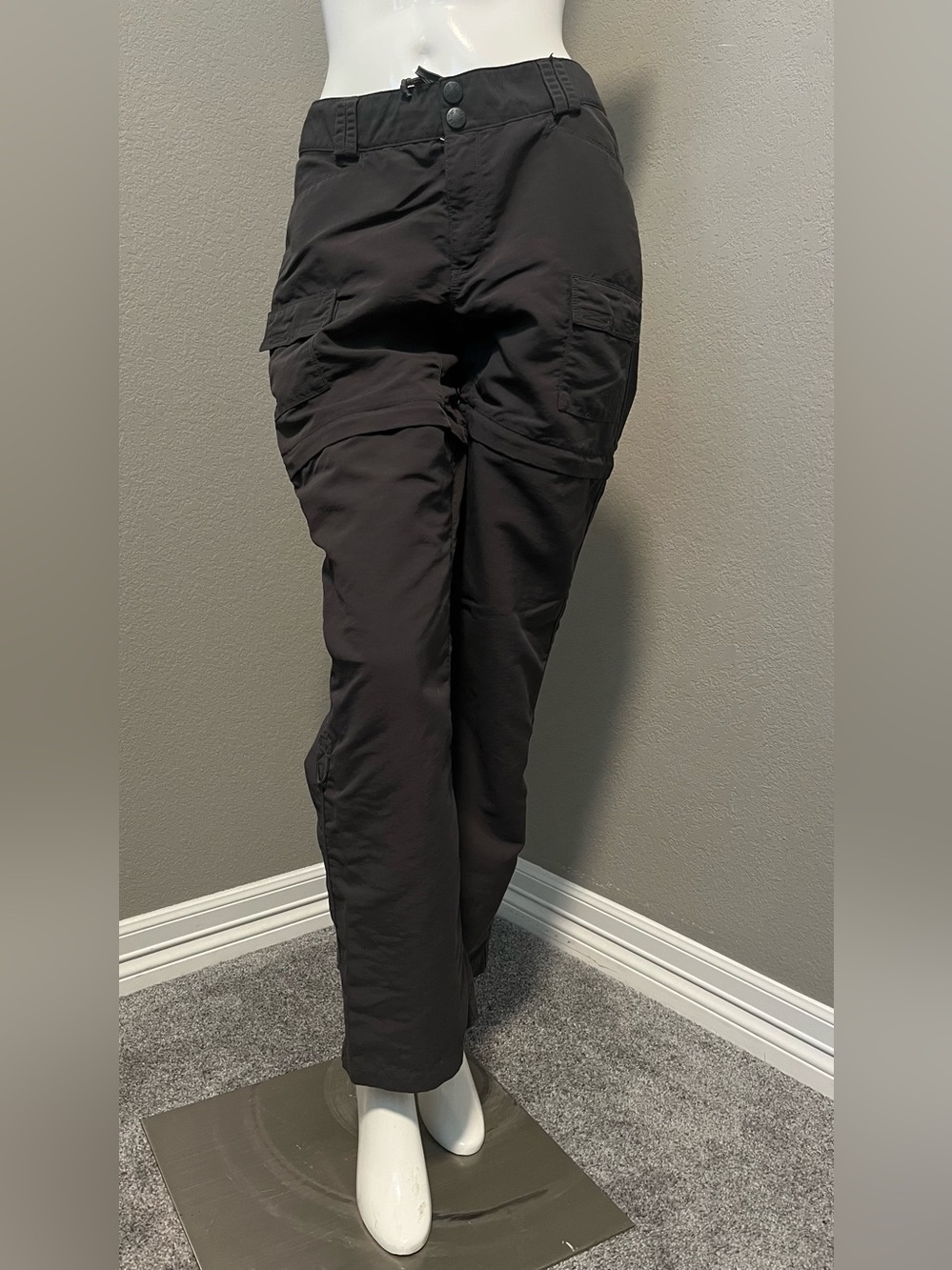 Women’s The North Face Bridgeway D Grey Convertible 3-in 1 Cargo Pants Size 10